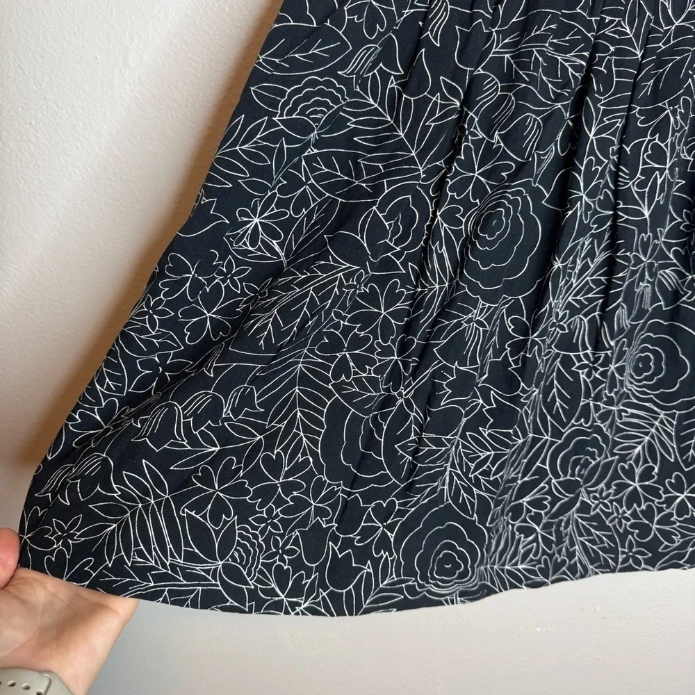 Anthropologie Conversations 38 of 52 Colloquial A-Line Skirt Black Floral Circle